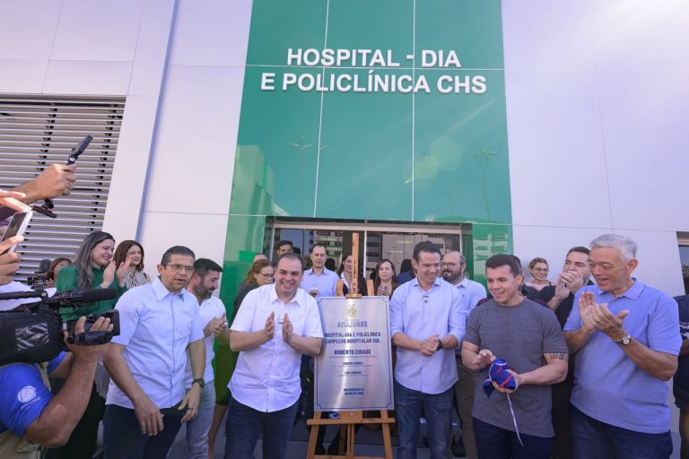 Roberto Cidade entrega novo Hospital-Dia e Policlínica do Complexo Hospitalar Sul